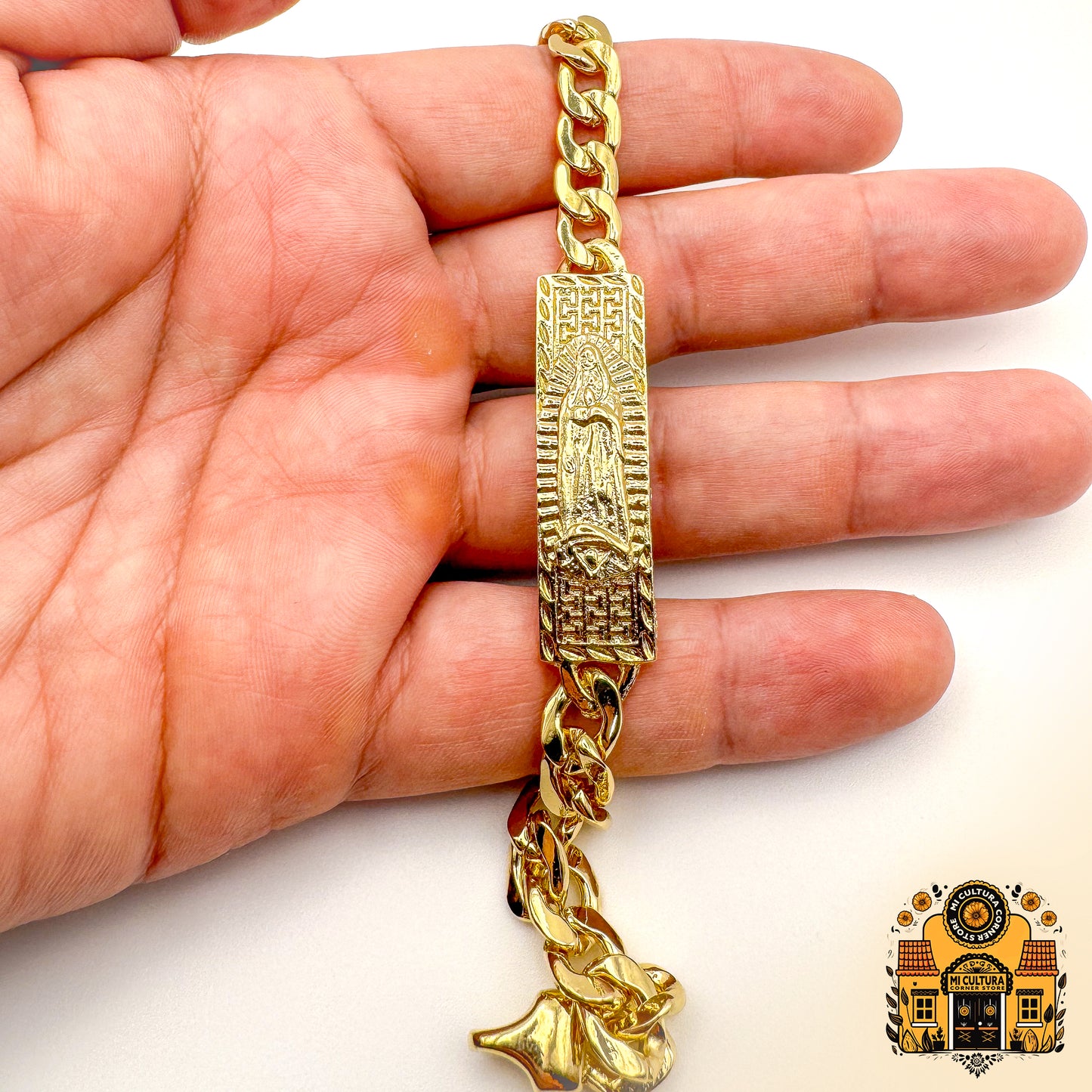 Virgin of Guadalupe Divine Elegance 14K Gold-Plated Bracelet with Embossed Pendant / Pulsera Elegancia Divina Baño de Oro 14K con Colgante Virgen de Guadalupe, 8.66"