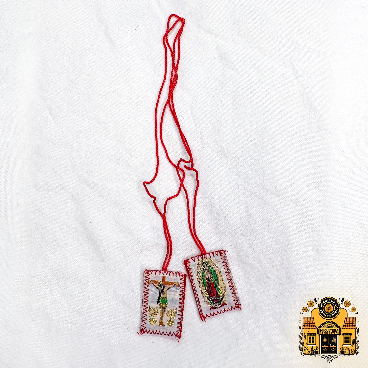 Escapulario de La Virgen de Guadalupe y Jesus en la Cruz Blanco y Rojo /Scapular of Our Lady of Guadalupe and Jesus on the Cross White and Red
