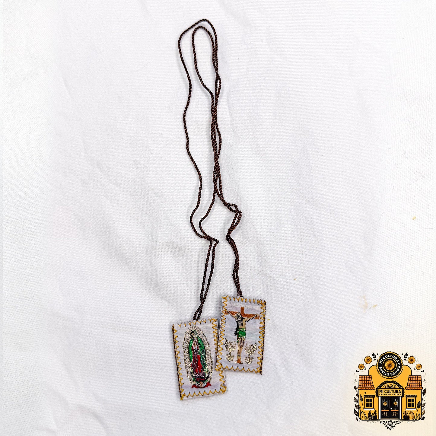 Escapulario de La Virgen de Guadalupe y Jesus en la Cruz blanco cafe/Scapular of Our Lady of Guadalupe and Jesus on the Cross white brown