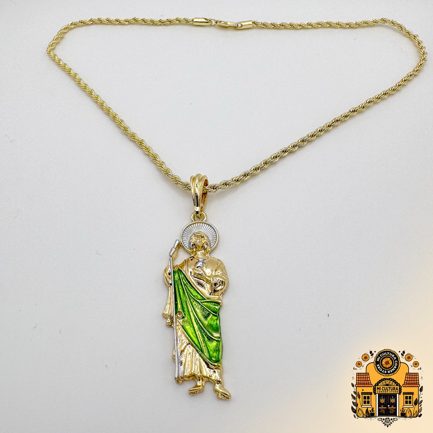 14K Large Gold Plated St. Jude Necklace with Green Robe and Silver Halo 2 in - Twisted Rope Chain/ Collar de San Judas Tadeo Chapado en Oro 14K Con bata verde y halo plateado de 2" pulgadas - Collar de Cuerda Torcida