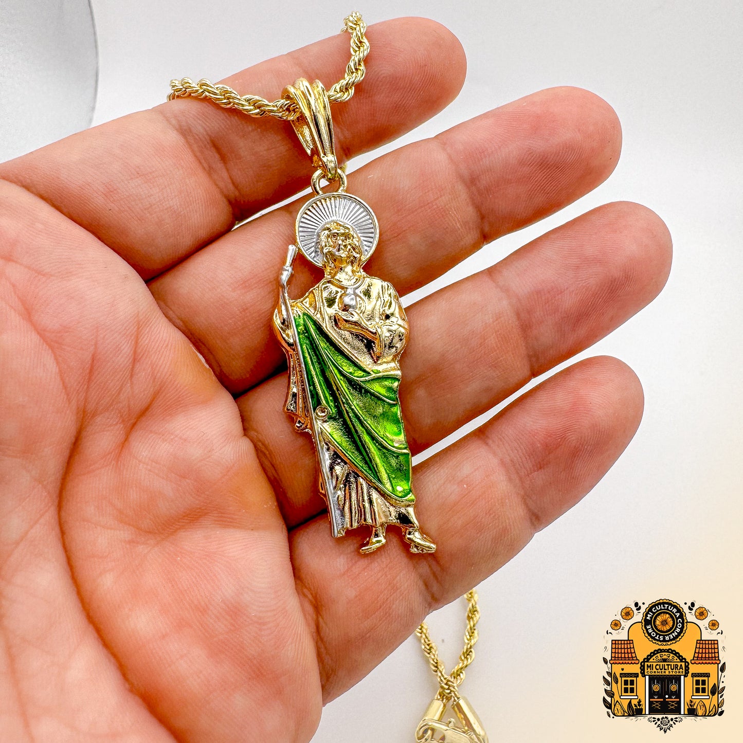 14K Large Gold Plated St. Jude Necklace with Green Robe and Silver Halo 2 in - Twisted Rope Chain/ Collar de San Judas Tadeo Chapado en Oro 14K Con bata verde y halo plateado de 2" pulgadas - Collar de Cuerda Torcida