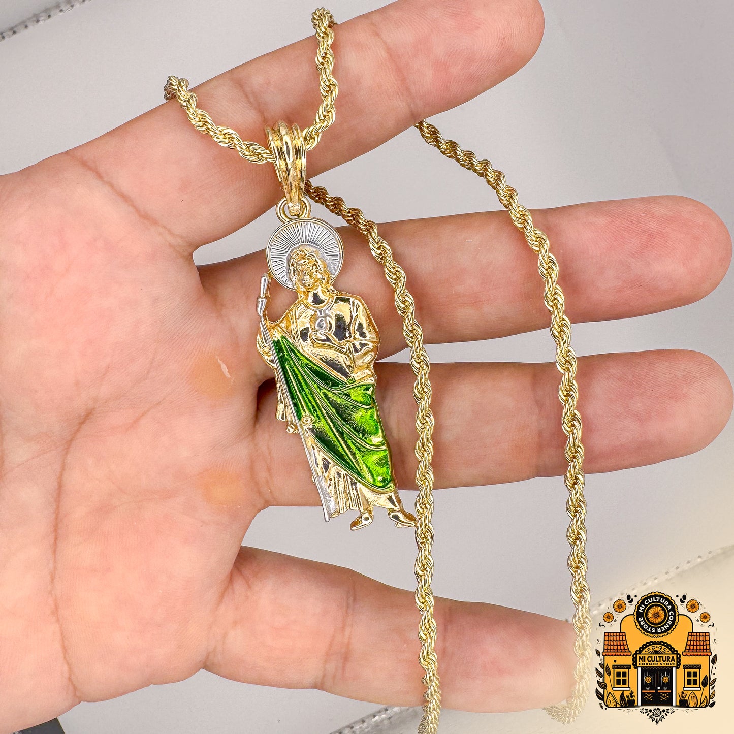 14K Large Gold Plated St. Jude Necklace with Green Robe and Silver Halo 2 in - Twisted Rope Chain/ Collar de San Judas Tadeo Chapado en Oro 14K Con bata verde y halo plateado de 2" pulgadas - Collar de Cuerda Torcida